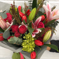 Sweet Bouquet with Roses and Lilies