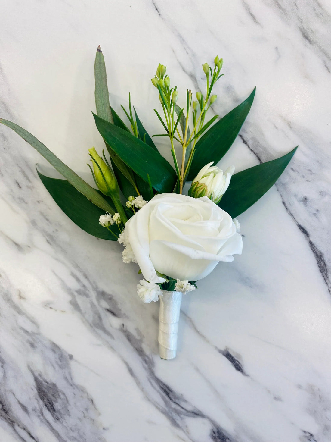 Pure white Corsage & Boutonnier